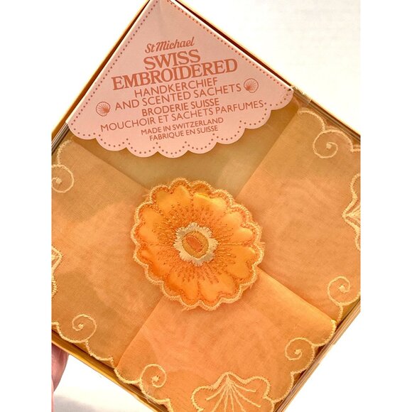Vintage Swiss Embroidered Handkerchief Scented Sachet Set 100% Cotton Peach READ - Picture 8 of 12